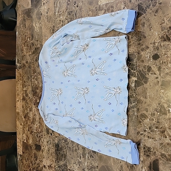 2 Pairs of Long Sleeve Elsa Pajamas - Picture 11 of 15